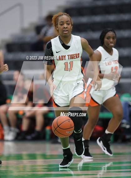 Thumbnail 3 in Greenville vs. Commerce photogallery.