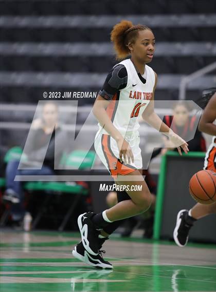 Thumbnail 2 in Greenville vs. Commerce photogallery.