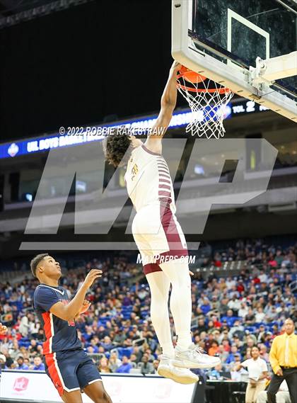 Thumbnail 2 in Beaumont United vs. Kimball (UIL 5A State Semifinal) photogallery.