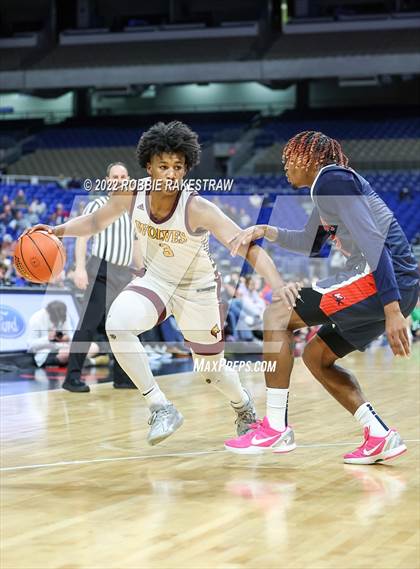 Thumbnail 3 in Beaumont United vs. Kimball (UIL 5A State Semifinal) photogallery.