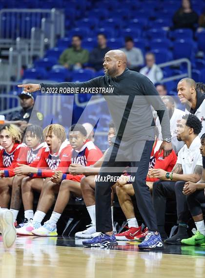 Thumbnail 1 in Beaumont United vs. Kimball (UIL 5A State Semifinal) photogallery.