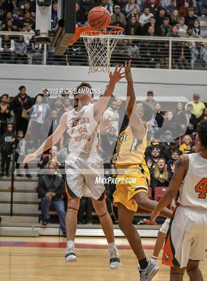 Thumbnail 1 in East Lincoln vs. Forest Hills (NCHSAA 2A Western Regional)  photogallery.