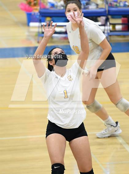 Thumbnail 3 in El Camino @ Del Campo photogallery.