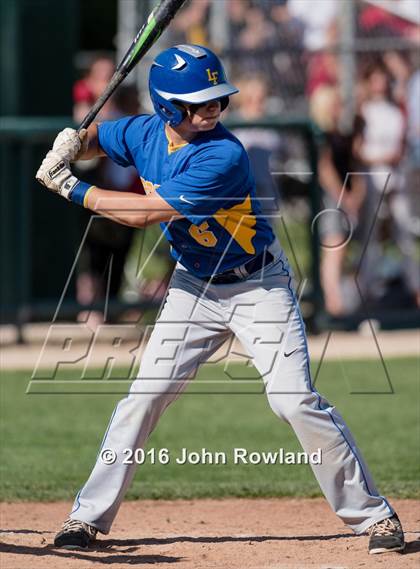 Thumbnail 1 in Mundelein vs. Lake Forest (IHSA 4A Sectional Semifinal) photogallery.