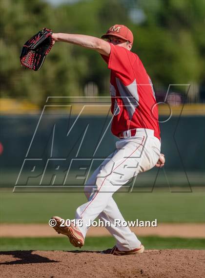 Thumbnail 1 in Mundelein vs. Lake Forest (IHSA 4A Sectional Semifinal) photogallery.