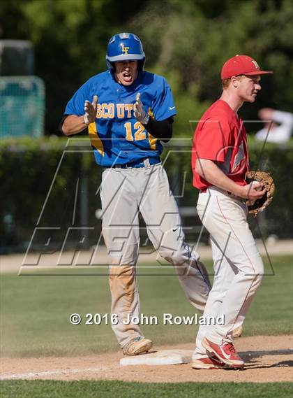 Thumbnail 1 in Mundelein vs. Lake Forest (IHSA 4A Sectional Semifinal) photogallery.