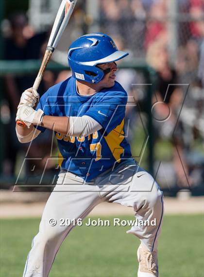 Thumbnail 3 in Mundelein vs. Lake Forest (IHSA 4A Sectional Semifinal) photogallery.