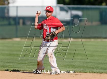 Thumbnail 3 in Mundelein vs. Lake Forest (IHSA 4A Sectional Semifinal) photogallery.