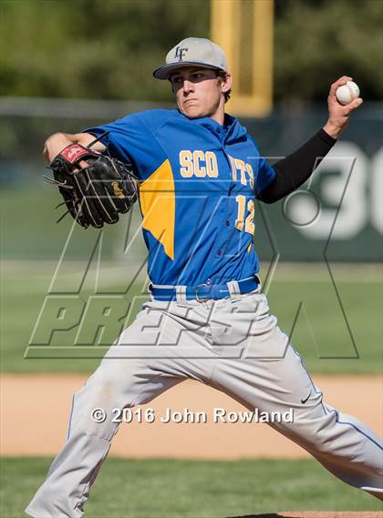 Thumbnail 1 in Mundelein vs. Lake Forest (IHSA 4A Sectional Semifinal) photogallery.