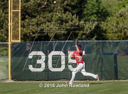 Thumbnail 3 in Mundelein vs. Lake Forest (IHSA 4A Sectional Semifinal) photogallery.