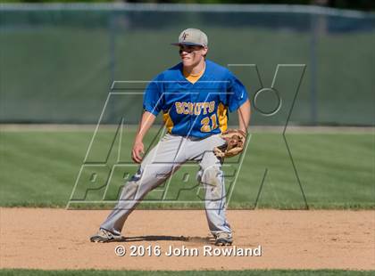 Thumbnail 2 in Mundelein vs. Lake Forest (IHSA 4A Sectional Semifinal) photogallery.