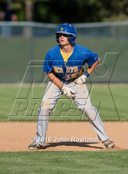 Thumbnail 3 in Mundelein vs. Lake Forest (IHSA 4A Sectional Semifinal) photogallery.
