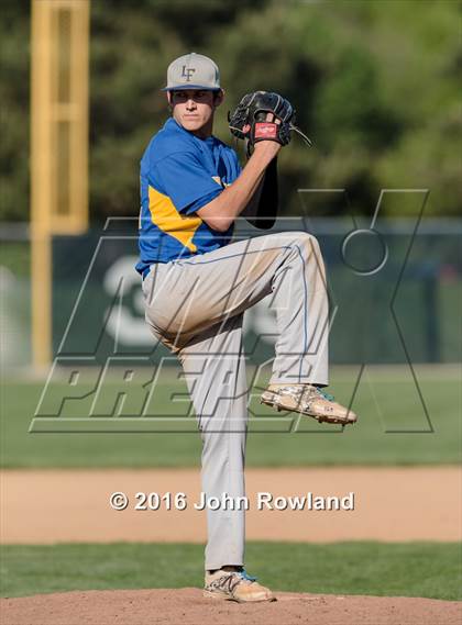 Thumbnail 2 in Mundelein vs. Lake Forest (IHSA 4A Sectional Semifinal) photogallery.
