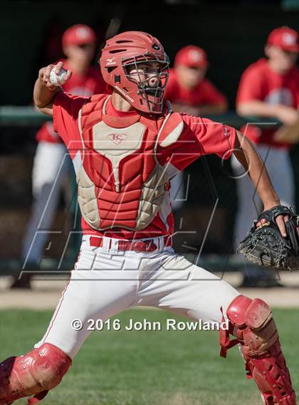 Thumbnail 3 in Mundelein vs. Lake Forest (IHSA 4A Sectional Semifinal) photogallery.