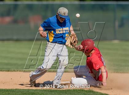 Thumbnail 3 in Mundelein vs. Lake Forest (IHSA 4A Sectional Semifinal) photogallery.