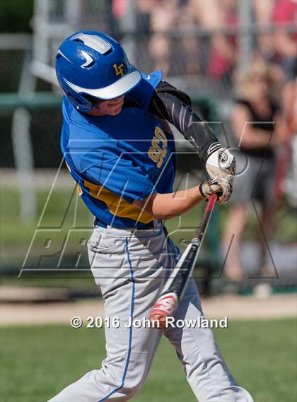 Thumbnail 1 in Mundelein vs. Lake Forest (IHSA 4A Sectional Semifinal) photogallery.