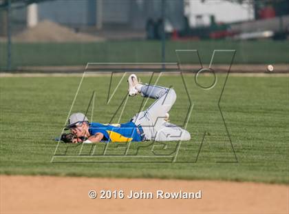 Thumbnail 1 in Mundelein vs. Lake Forest (IHSA 4A Sectional Semifinal) photogallery.