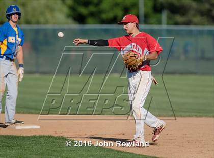 Thumbnail 2 in Mundelein vs. Lake Forest (IHSA 4A Sectional Semifinal) photogallery.
