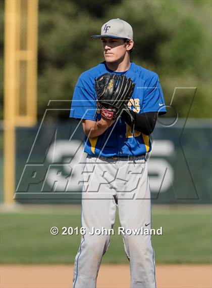 Thumbnail 2 in Mundelein vs. Lake Forest (IHSA 4A Sectional Semifinal) photogallery.