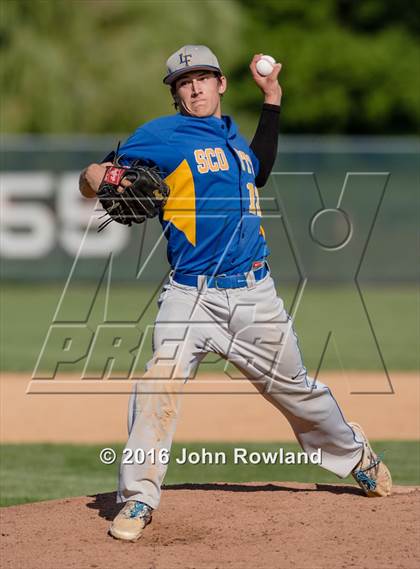 Thumbnail 3 in Mundelein vs. Lake Forest (IHSA 4A Sectional Semifinal) photogallery.