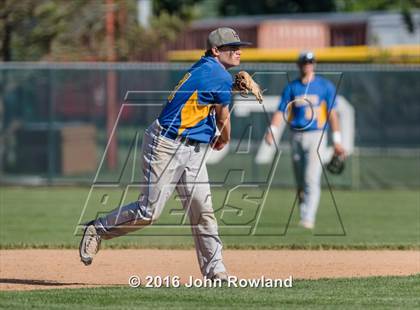 Thumbnail 1 in Mundelein vs. Lake Forest (IHSA 4A Sectional Semifinal) photogallery.