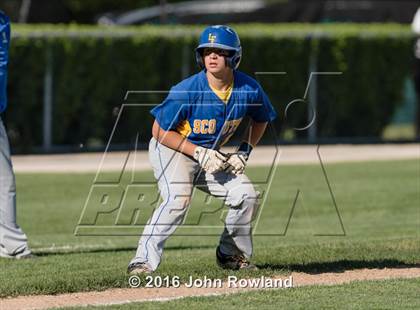 Thumbnail 3 in Mundelein vs. Lake Forest (IHSA 4A Sectional Semifinal) photogallery.