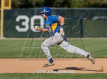 Thumbnail 1 in Mundelein vs. Lake Forest (IHSA 4A Sectional Semifinal) photogallery.
