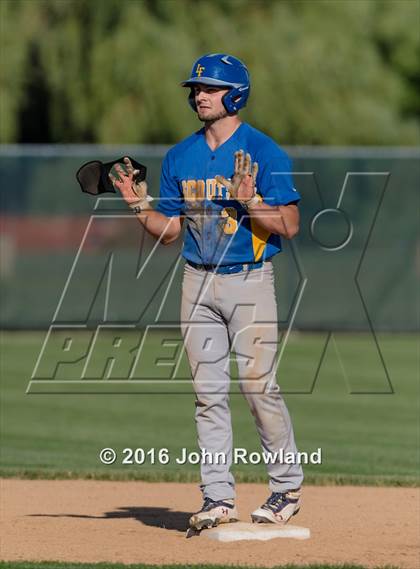 Thumbnail 1 in Mundelein vs. Lake Forest (IHSA 4A Sectional Semifinal) photogallery.