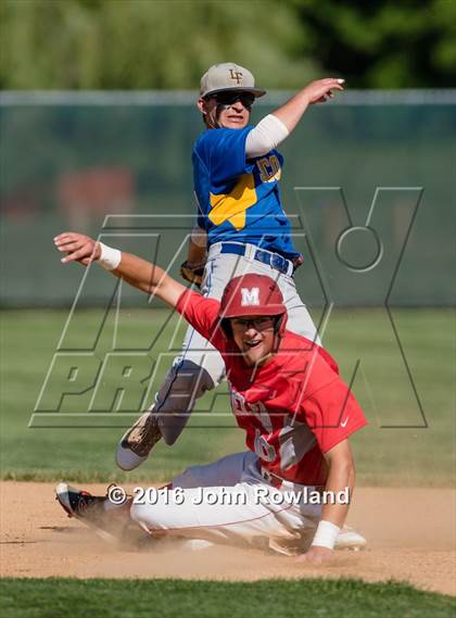 Thumbnail 3 in Mundelein vs. Lake Forest (IHSA 4A Sectional Semifinal) photogallery.