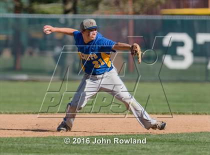 Thumbnail 1 in Mundelein vs. Lake Forest (IHSA 4A Sectional Semifinal) photogallery.