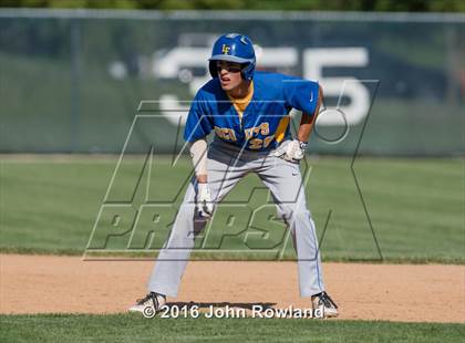 Thumbnail 1 in Mundelein vs. Lake Forest (IHSA 4A Sectional Semifinal) photogallery.