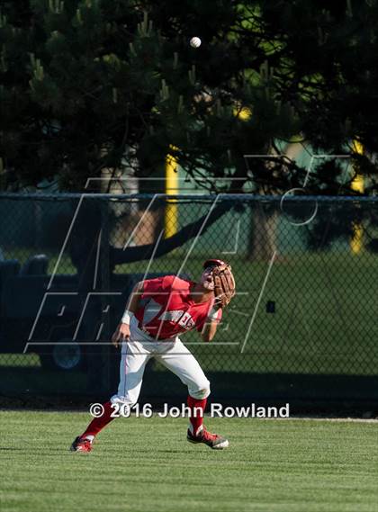 Thumbnail 2 in Mundelein vs. Lake Forest (IHSA 4A Sectional Semifinal) photogallery.