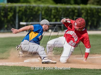 Thumbnail 3 in Mundelein vs. Lake Forest (IHSA 4A Sectional Semifinal) photogallery.