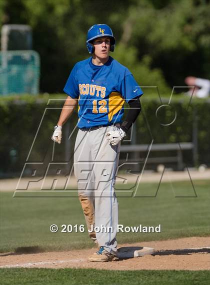 Thumbnail 3 in Mundelein vs. Lake Forest (IHSA 4A Sectional Semifinal) photogallery.