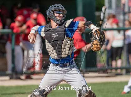 Thumbnail 2 in Mundelein vs. Lake Forest (IHSA 4A Sectional Semifinal) photogallery.