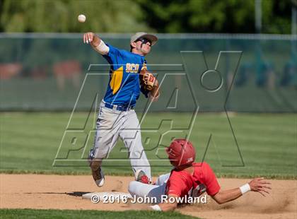 Thumbnail 3 in Mundelein vs. Lake Forest (IHSA 4A Sectional Semifinal) photogallery.