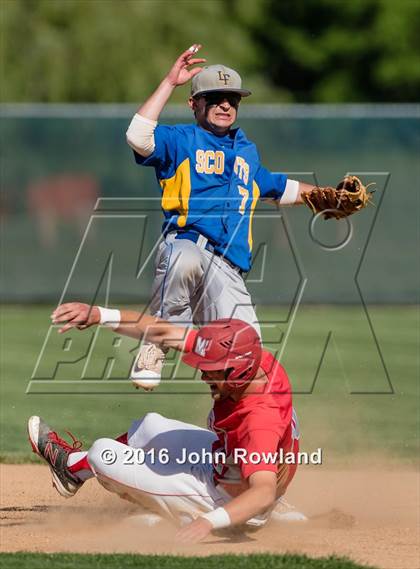 Thumbnail 2 in Mundelein vs. Lake Forest (IHSA 4A Sectional Semifinal) photogallery.