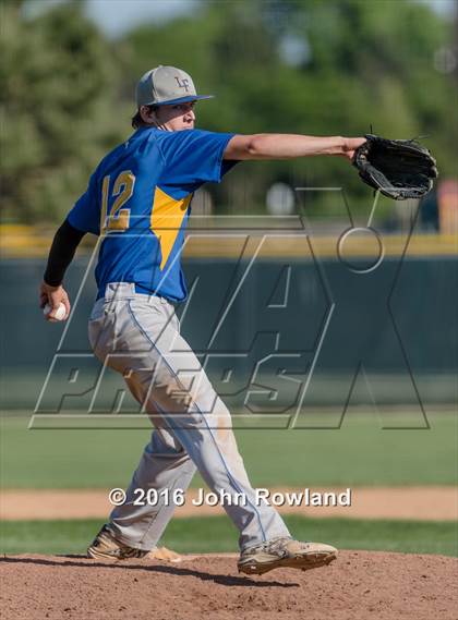 Thumbnail 2 in Mundelein vs. Lake Forest (IHSA 4A Sectional Semifinal) photogallery.