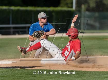Thumbnail 3 in Mundelein vs. Lake Forest (IHSA 4A Sectional Semifinal) photogallery.