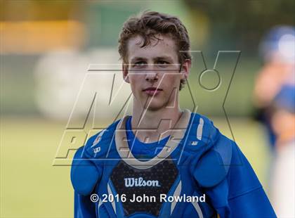 Thumbnail 2 in Mundelein vs. Lake Forest (IHSA 4A Sectional Semifinal) photogallery.