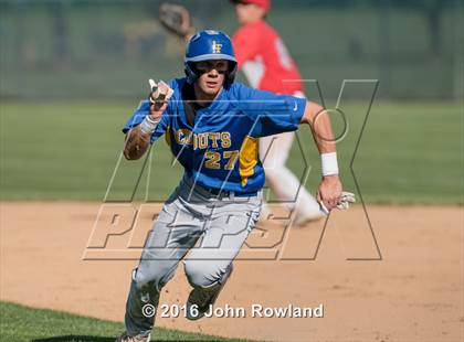 Thumbnail 2 in Mundelein vs. Lake Forest (IHSA 4A Sectional Semifinal) photogallery.