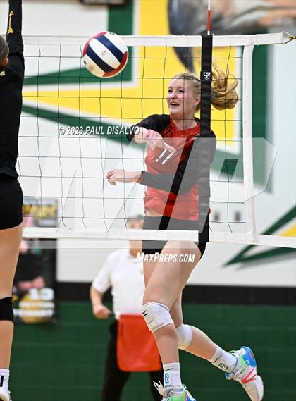 Thumbnail 1 in Arapahoe vs. Loveland (CHSAA 5A Region 5) photogallery.