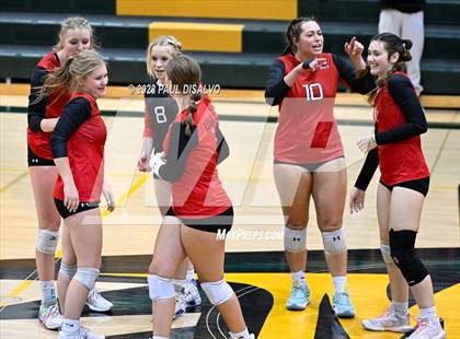 Thumbnail 1 in Arapahoe vs. Loveland (CHSAA 5A Region 5) photogallery.