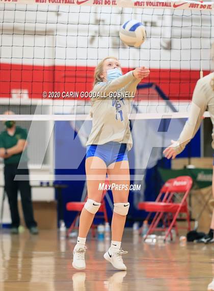 Thumbnail 3 in White Oak @ West Carteret photogallery.