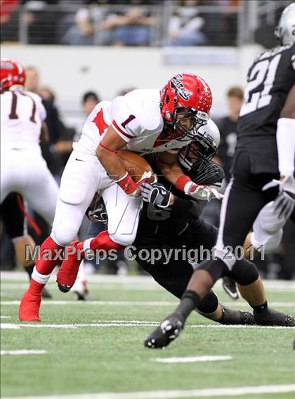 Thumbnail 2 in Guyer vs. Cedar Hill (5A Division 2 Region 1 Area Playoffs) photogallery.