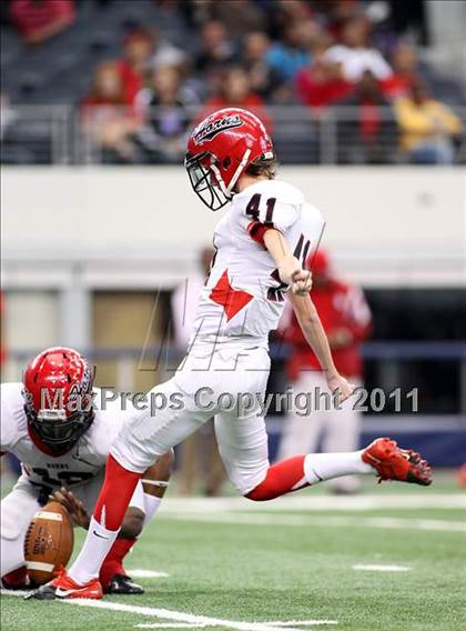 Thumbnail 2 in Guyer vs. Cedar Hill (5A Division 2 Region 1 Area Playoffs) photogallery.