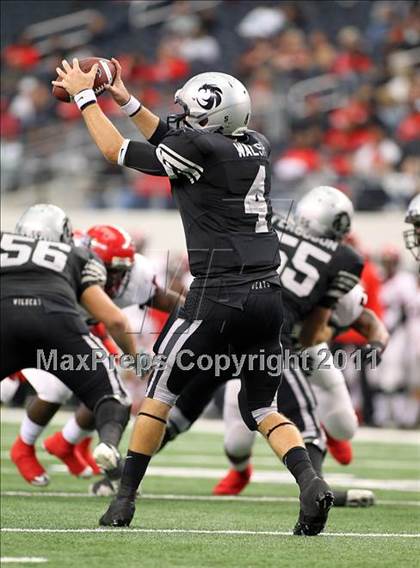Thumbnail 2 in Guyer vs. Cedar Hill (5A Division 2 Region 1 Area Playoffs) photogallery.