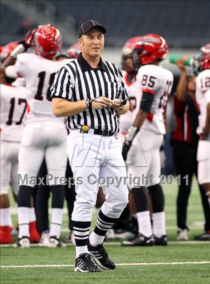 Thumbnail 2 in Guyer vs. Cedar Hill (5A Division 2 Region 1 Area Playoffs) photogallery.
