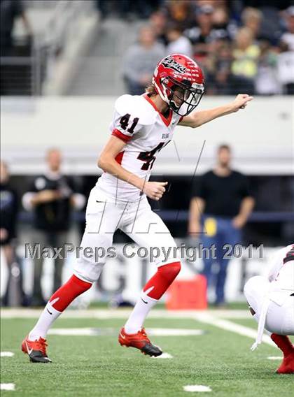 Thumbnail 3 in Guyer vs. Cedar Hill (5A Division 2 Region 1 Area Playoffs) photogallery.