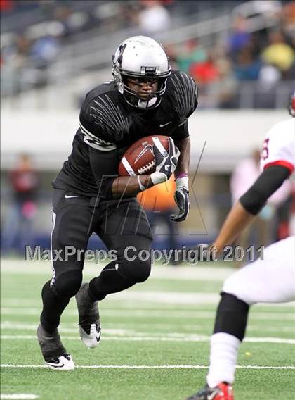 Thumbnail 1 in Guyer vs. Cedar Hill (5A Division 2 Region 1 Area Playoffs) photogallery.